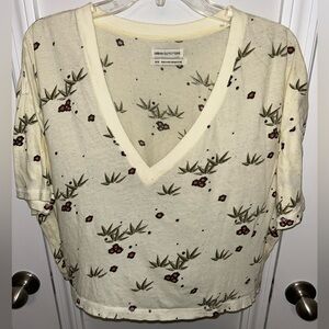 Urban Outfitters women’s short sleeve floral ditzy crop‎ top size Medium